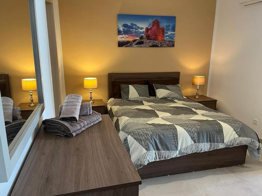Mediterranea 2 Bedroom Smart Apartment Сент-Полс-Бей Экстерьер фото